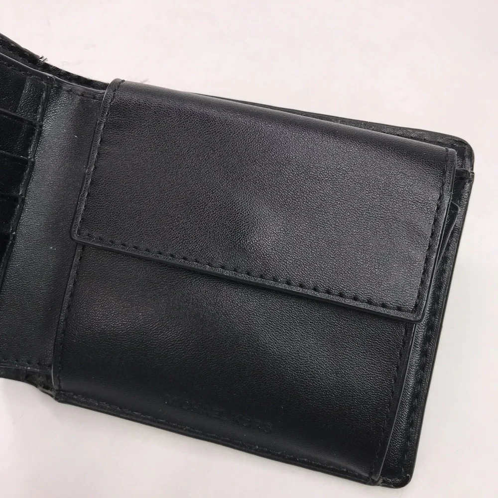 Michael Kors Men’s Cooper Billfold Coin Pocket Bifold Pink Stripe Wallet